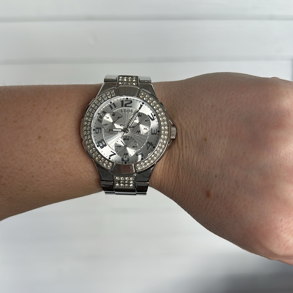 Guess Wristwatch